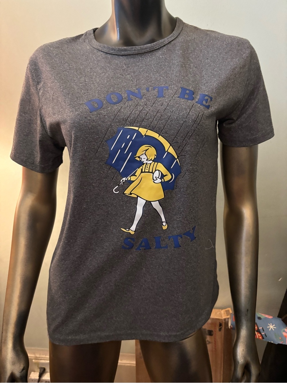 New w/out tags …Don't Be Salty Graphic Short Sleeve Tee - Charcoal